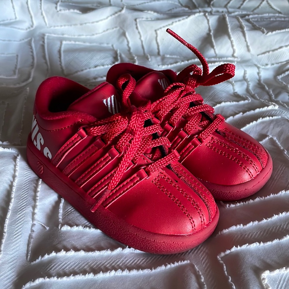 K Swiss Perfect condition size 6 toddler